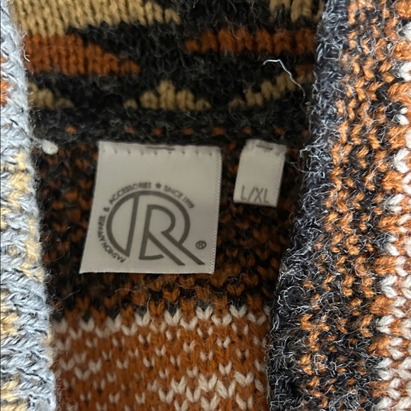 Multicolor Patterned Cardigan - Picture 2 of 4